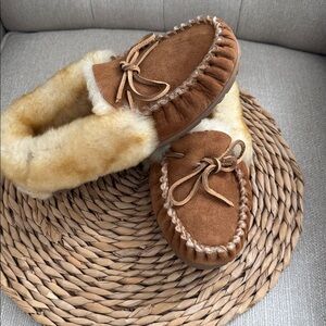 LLBEAN women slippers size 8 wide